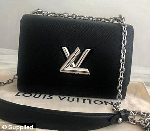 Nữ sinh 19 tuổi mỗi tuần được 'bố đường' chu cấp 1000 đô dù cả hai gặp nhau chỉ 1 lần/tháng Nữ sinh 19 tuổi mỗi tuần được 'bố đường' chu cấp 1000 đô dù cả hai gặp nhau chỉ 1 lần/tháng