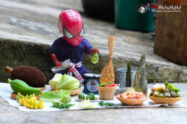 Sau khi sang Thái, Người Nhện 'baby cute' phải làm đủ nghề để kiếm sống Sau khi sang Thái, Người Nhện 'baby cute' phải làm đủ nghề để kiếm sống