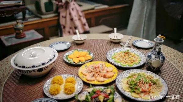 Chế độ ăn siêu xa xỉ của hoàng đế nhà Thanh: Mỗi bữa phải đủ 120 món, tiền ăn một năm hơn 60 tỷ VNĐ Chế độ ăn siêu xa xỉ của hoàng đế nhà Thanh: Mỗi bữa phải đủ 120 món, tiền ăn một năm hơn 60 tỷ VNĐ