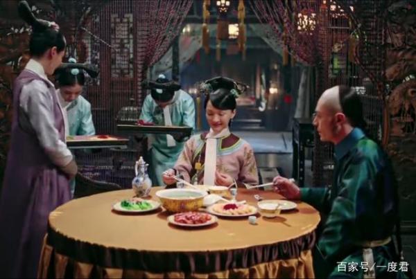 Chế độ ăn siêu xa xỉ của hoàng đế nhà Thanh: Mỗi bữa phải đủ 120 món, tiền ăn một năm hơn 60 tỷ VNĐ Chế độ ăn siêu xa xỉ của hoàng đế nhà Thanh: Mỗi bữa phải đủ 120 món, tiền ăn một năm hơn 60 tỷ VNĐ