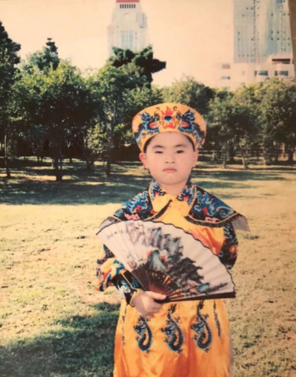 Nghe cô gái gốc Việt kể chuyện giả vờ làm công chúa Việt Nam để không bị bắt nạt trên đất Mỹ Nghe cô gái gốc Việt kể chuyện giả vờ làm công chúa Việt Nam để không bị bắt nạt trên đất Mỹ