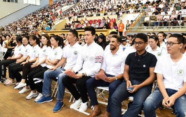 Đã đẹp trai, bơi giỏi, chàng kình ngư này còn quyết tâm học cao học để làm bác sĩ Đã đẹp trai, bơi giỏi, chàng kình ngư này còn quyết tâm học cao học để làm bác sĩ