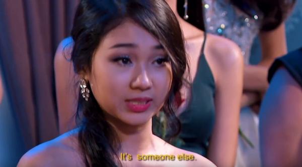 'The Bachelor' bản Việt: Một nữ ứng viên tỏ tình với... nữ ứng viên khác ngay trước mặt nam chính 'The Bachelor' bản Việt: Một nữ ứng viên tỏ tình với... nữ ứng viên khác ngay trước mặt nam chính