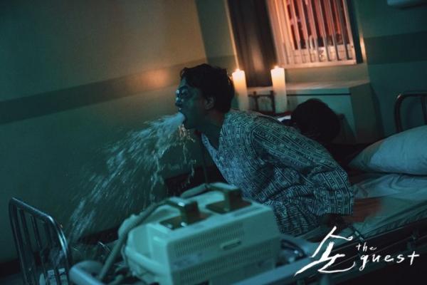 'The Guest': Hàn Quốc lần đầu làm phim về quỷ dữ nhưng đã có những cảnh quay khiến người xem 'khóc thét' 'The Guest': Hàn Quốc lần đầu làm phim về quỷ dữ nhưng đã có những cảnh quay khiến người xem 'khóc thét'