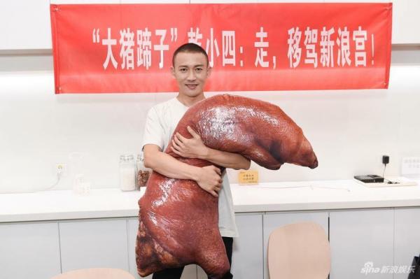 Bỗng đói cồn cào khi nhìn những chiếc gối mô phỏng đồ ăn vô cùng 'ngon mắt' Bỗng đói cồn cào khi nhìn những chiếc gối mô phỏng đồ ăn vô cùng 'ngon mắt'