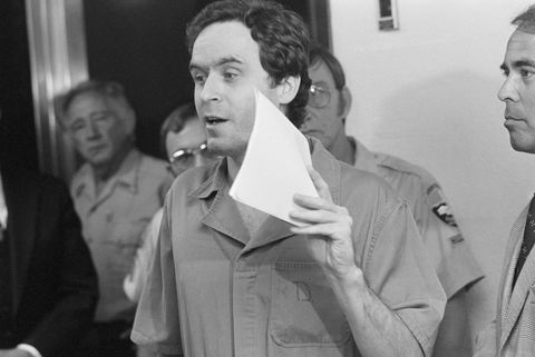 15 phát hiện kỳ quái về Ted Bundy - tên sát nhân đẹp mã từng cưỡng hiếp, giết hại 30 thiếu nữ Mỹ 15 phát hiện kỳ quái về Ted Bundy - tên sát nhân đẹp mã từng cưỡng hiếp, giết hại 30 thiếu nữ Mỹ