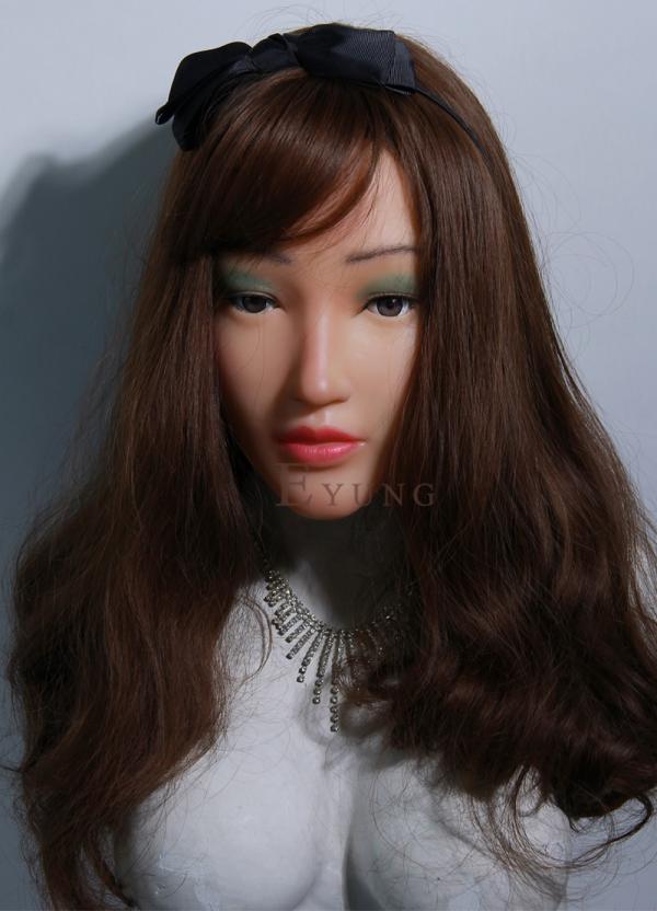 Không cần phẫu thuật đau đớn, cửa hàng bán đồ cosplay vẫn có thể giúp bạn 'chuyển giới' nhanh chóng và diệu kỳ Không cần phẫu thuật đau đớn, cửa hàng bán đồ cosplay vẫn có thể giúp bạn 'chuyển giới' nhanh chóng và diệu kỳ