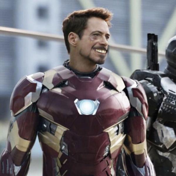 Bị thắc mắc sao không cười trong trailer mới, Captain Marvel 'bắt' các siêu anh hùng khác phải cười theo Bị thắc mắc sao không cười trong trailer mới, Captain Marvel 'bắt' các siêu anh hùng khác phải cười theo
