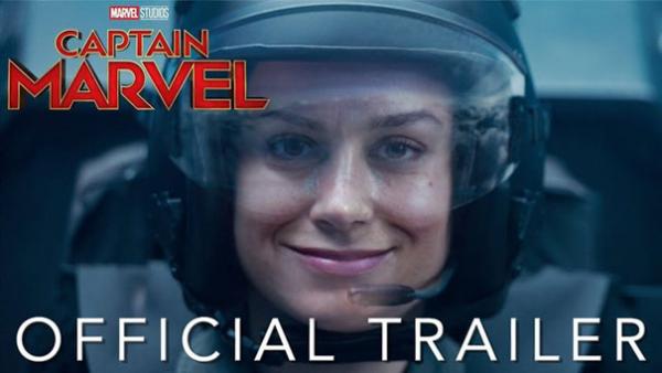 Bị thắc mắc sao không cười trong trailer mới, Captain Marvel 'bắt' các siêu anh hùng khác phải cười theo Bị thắc mắc sao không cười trong trailer mới, Captain Marvel 'bắt' các siêu anh hùng khác phải cười theo