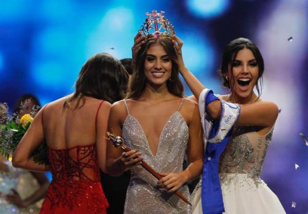 Đăng quang cùng ngày, Hoa hậu Colombia và Liban khiến dân mạng chịu không thể phân định ai đẹp hơn Đăng quang cùng ngày, Hoa hậu Colombia và Liban khiến dân mạng chịu không thể phân định ai đẹp hơn