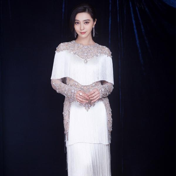 Cục thuế Trung Quốc khẳng định Phạm Băng Băng trốn thuế, tiền nộp phạt lên đến 3 nghìn tỷ VND Cục thuế Trung Quốc khẳng định Phạm Băng Băng trốn thuế, tiền nộp phạt lên đến 3 nghìn tỷ VND