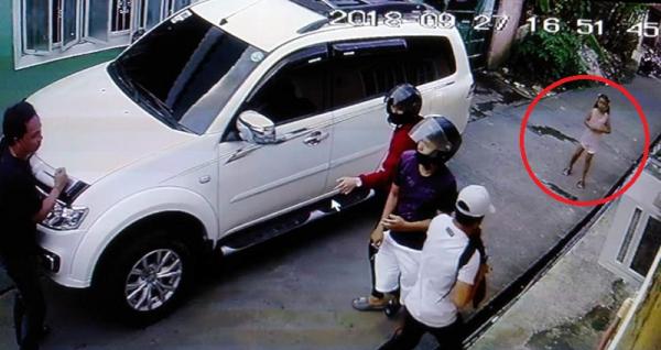 Bé gái Philippines 8 tuổi một mình chống lại 4 tên cướp có súng để bảo vệ ông nội Bé gái Philippines 8 tuổi một mình chống lại 4 tên cướp có súng để bảo vệ ông nội