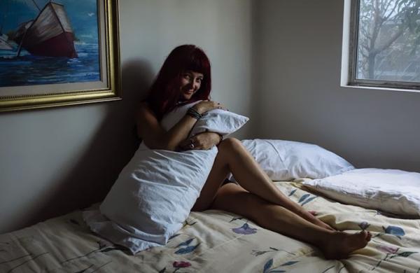 Chụp ảnh nude phong cách ngược đời: Nhiếp ảnh gia tự... khỏa thân để chụp lại phản ứng của người mẫu Chụp ảnh nude phong cách ngược đời: Nhiếp ảnh gia tự... khỏa thân để chụp lại phản ứng của người mẫu