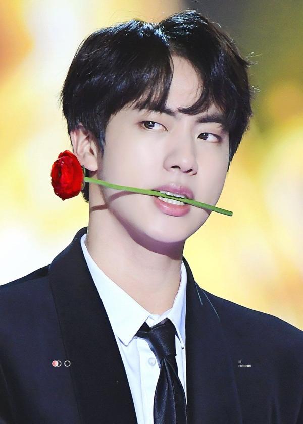 Những điểm khác biệt giữa USUK-Pop và K-Pop - 2 thị trường âm nhạc hàng đầu thế giới Những điểm khác biệt giữa USUK-Pop và K-Pop - 2 thị trường âm nhạc hàng đầu thế giới