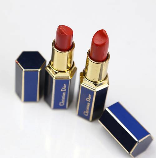 Bao bì tinh tế sang chảnh của những món đồ trang điểm vintage Bao bì tinh tế sang chảnh của những món đồ trang điểm vintage