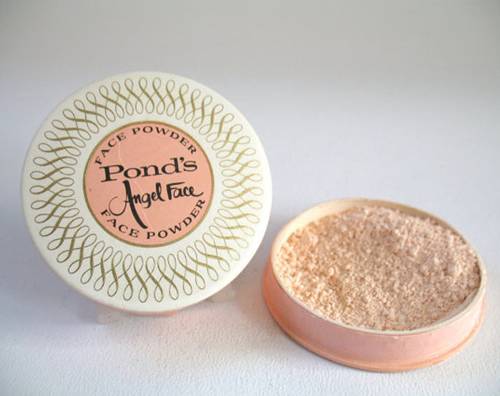 Bao bì tinh tế sang chảnh của những món đồ trang điểm vintage Bao bì tinh tế sang chảnh của những món đồ trang điểm vintage