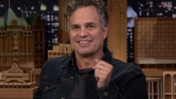 Mark Ruffalo bị anh em nhà Russo... sa thải vì spoil phim trên Twitter Mark Ruffalo bị anh em nhà Russo... sa thải vì spoil phim trên Twitter
