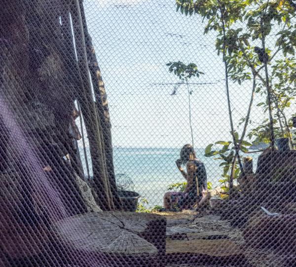 'Người hang động' Thái Lan gây tranh cãi vì hẹn hò với nhiều phụ nữ phương Tây 'Người hang động' Thái Lan gây tranh cãi vì hẹn hò với nhiều phụ nữ phương Tây