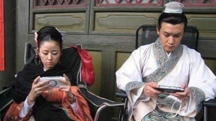 Cười té ghế với 'hoạt động ngoài giờ' của các diễn viên Hoa ngữ khi không quay phim Cười té ghế với 'hoạt động ngoài giờ' của các diễn viên Hoa ngữ khi không quay phim