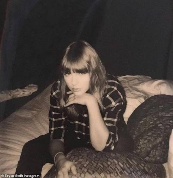 Quyền lực đáng sợ của Taylor Swift: Chỉ một lời, đảng Dân chủ tăng đột biến 65.000 phiếu bầu sau 24 giờ Quyền lực đáng sợ của Taylor Swift: Chỉ một lời, đảng Dân chủ tăng đột biến 65.000 phiếu bầu sau 24 giờ