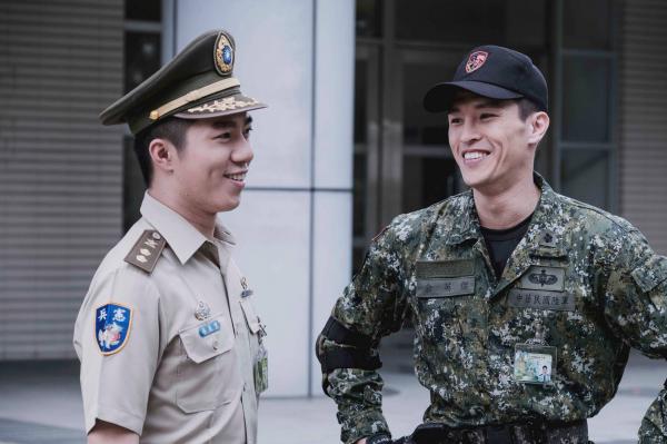 Ít ra 'Hậu Duệ Mặt Trời' bản Việt vẫn được lòng khán giả Trung Quốc hơn bản Đài Loan Ít ra 'Hậu Duệ Mặt Trời' bản Việt vẫn được lòng khán giả Trung Quốc hơn bản Đài Loan