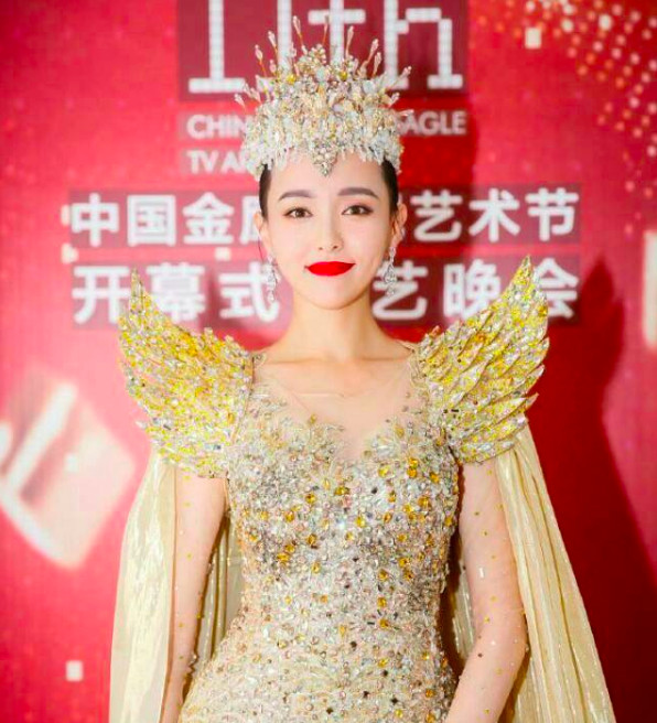 Truyền thông xác nhận Địch Lệ Nhiệt Ba là Nữ thần Kim Ưng năm nay, sẽ là nữ thần đẹp nhất trong lịch sử? Truyền thông xác nhận Địch Lệ Nhiệt Ba là Nữ thần Kim Ưng năm nay, sẽ là nữ thần đẹp nhất trong lịch sử?