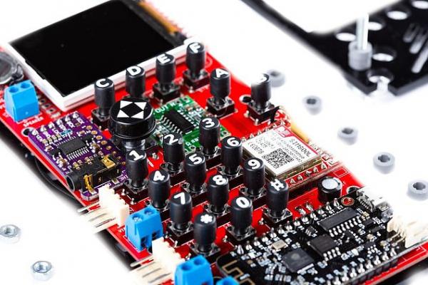 Chỉ với 89 USD bạn đã có thể tự mình làm ra một chiếc điện thoại hoàn chỉnh Chỉ với 89 USD bạn đã có thể tự mình làm ra một chiếc điện thoại hoàn chỉnh