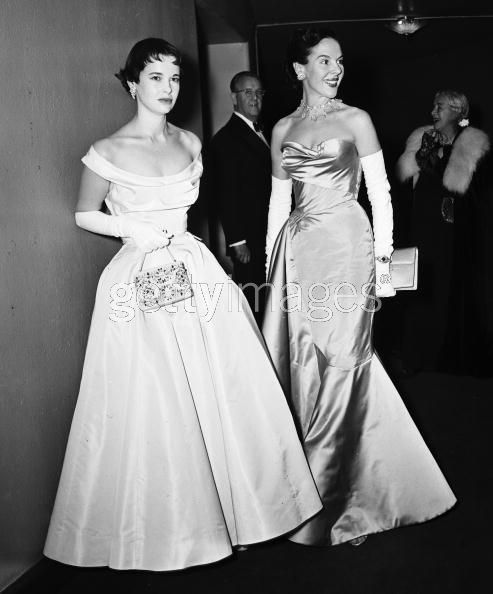 Gloria Vanderbilt: Từ tiểu thư của gia tộc giàu nhất nhì nước Mỹ cho đến tài nữ khuynh đảo làng thời trang Gloria Vanderbilt: Từ tiểu thư của gia tộc giàu nhất nhì nước Mỹ cho đến tài nữ khuynh đảo làng thời trang