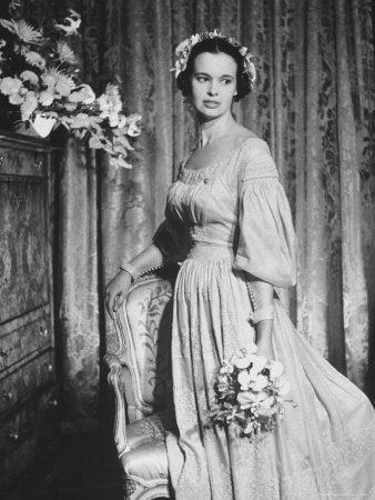 Gloria Vanderbilt: Từ tiểu thư của gia tộc giàu nhất nhì nước Mỹ cho đến tài nữ khuynh đảo làng thời trang Gloria Vanderbilt: Từ tiểu thư của gia tộc giàu nhất nhì nước Mỹ cho đến tài nữ khuynh đảo làng thời trang
