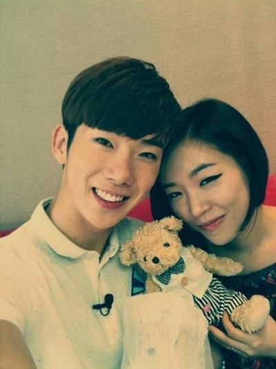 Cựu thành viên Winner 'hẹn hò' với đàn chị hơn 9 tuổi trong show bản sao 'We Got Married' của tvN Cựu thành viên Winner 'hẹn hò' với đàn chị hơn 9 tuổi trong show bản sao 'We Got Married' của tvN