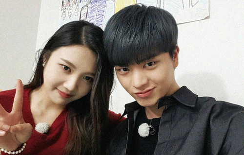 Cựu thành viên Winner 'hẹn hò' với đàn chị hơn 9 tuổi trong show bản sao 'We Got Married' của tvN Cựu thành viên Winner 'hẹn hò' với đàn chị hơn 9 tuổi trong show bản sao 'We Got Married' của tvN