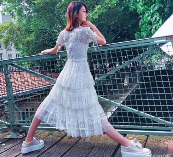 Kể lại từ A đến Z chuyện tình bí mật của cặp đôi thế kỉ Triệu Lệ Dĩnh - Phùng Thiệu Phong Kể lại từ A đến Z chuyện tình bí mật của cặp đôi thế kỉ Triệu Lệ Dĩnh - Phùng Thiệu Phong