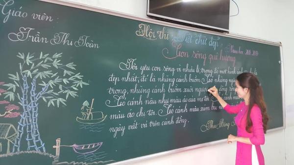 Ngỡ ngàng với nét chữ uyển chuyển của các cô giáo tiểu học mà không có bất cứ font chữ máy móc nào sánh bằng Ngỡ ngàng với nét chữ uyển chuyển của các cô giáo tiểu học mà không có bất cứ font chữ máy móc nào sánh bằng