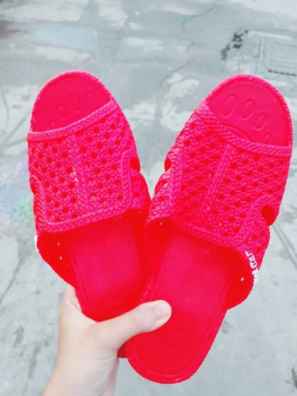 20/10 và câu chuyện ngôn tình 'tặng em cả thế giới' phiên bản... hết tiền 20/10 và câu chuyện ngôn tình 'tặng em cả thế giới' phiên bản... hết tiền