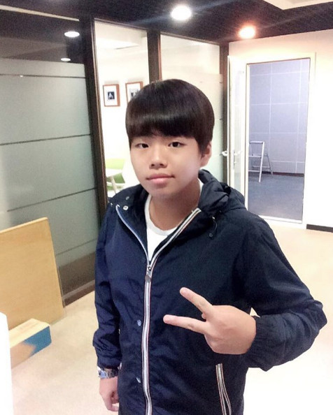 Họp báo đẫm nước mắt của nhóm nhạc toàn trẻ vị thành niên The East Light: Bị bạo hành dã man, nhất định sẽ khởi kiện Họp báo đẫm nước mắt của nhóm nhạc toàn trẻ vị thành niên The East Light: Bị bạo hành dã man, nhất định sẽ khởi kiện