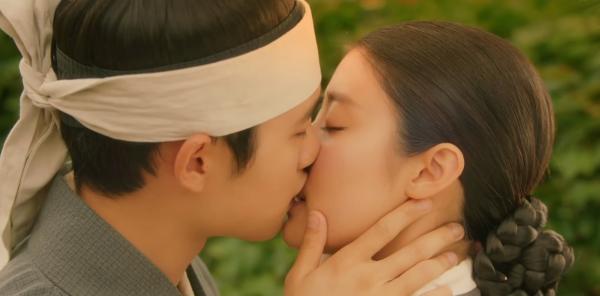 Tất tần tật những phân cảnh và câu thoại 'ngọt lụi tim' của cặp đôi WonShim trong 'Lang Quân' Tất tần tật những phân cảnh và câu thoại 'ngọt lụi tim' của cặp đôi WonShim trong 'Lang Quân'