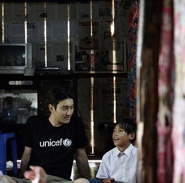 Em gái ruột tiết lộ gia phả, chứng minh gia đình Choi Si Won đều là con cháu Hoàng tộc Em gái ruột tiết lộ gia phả, chứng minh gia đình Choi Si Won đều là con cháu Hoàng tộc