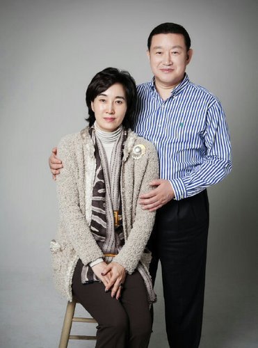 Em gái ruột tiết lộ gia phả, chứng minh gia đình Choi Si Won đều là con cháu Hoàng tộc Em gái ruột tiết lộ gia phả, chứng minh gia đình Choi Si Won đều là con cháu Hoàng tộc