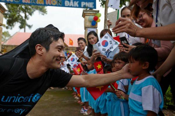 Em gái ruột tiết lộ gia phả, chứng minh gia đình Choi Si Won đều là con cháu Hoàng tộc Em gái ruột tiết lộ gia phả, chứng minh gia đình Choi Si Won đều là con cháu Hoàng tộc