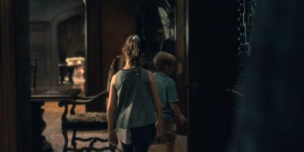 70% người xem tua lại 'The Haunting of Hill House' để soi những con ma ẩn núp trong từng khung hình 70% người xem tua lại 'The Haunting of Hill House' để soi những con ma ẩn núp trong từng khung hình
