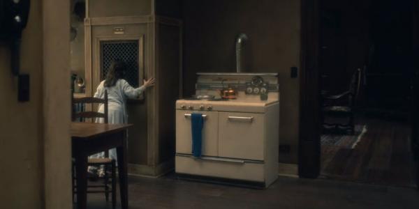 70% người xem tua lại 'The Haunting of Hill House' để soi những con ma ẩn núp trong từng khung hình 70% người xem tua lại 'The Haunting of Hill House' để soi những con ma ẩn núp trong từng khung hình