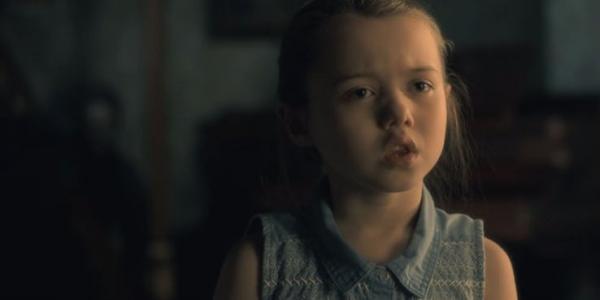 70% người xem tua lại 'The Haunting of Hill House' để soi những con ma ẩn núp trong từng khung hình 70% người xem tua lại 'The Haunting of Hill House' để soi những con ma ẩn núp trong từng khung hình