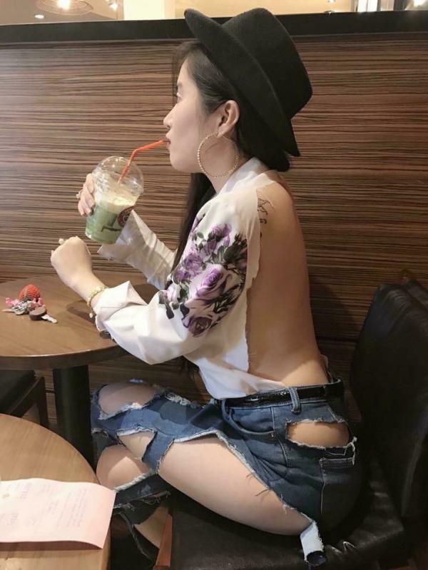 Những trang phục cần phải được cảnh sát thời trang... tuýt còi ngay lập tức Những trang phục cần phải được cảnh sát thời trang... tuýt còi ngay lập tức
