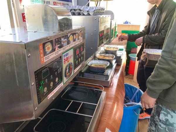 Cửa hàng tiện lợi Hàn Quốc: Một thế giới thần tiên về đêm và những điều bạn chưa hề biết Cửa hàng tiện lợi Hàn Quốc: Một thế giới thần tiên về đêm và những điều bạn chưa hề biết