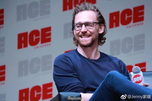 Cảnh 'Get help' giữa Thor và Loki là cảnh quay ứng biến Tom Hiddleston thích nhất trong vũ trụ Marvel Cảnh 'Get help' giữa Thor và Loki là cảnh quay ứng biến Tom Hiddleston thích nhất trong vũ trụ Marvel