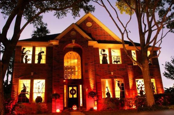 Bơi vào học hỏi cách trang trí Halloween dọa hàng xóm ăn ngủ không yên Bơi vào học hỏi cách trang trí Halloween dọa hàng xóm ăn ngủ không yên