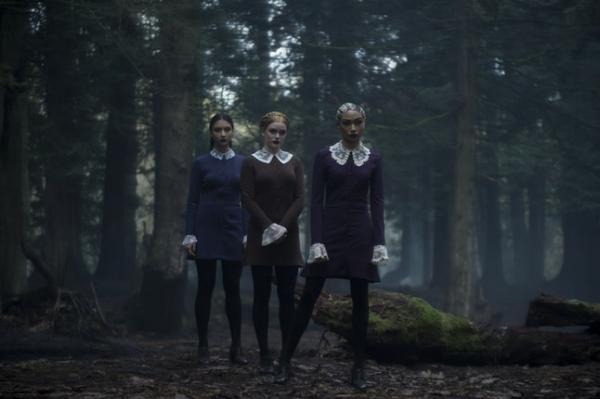 9 điểm khác biệt giữa 'Sabrina' bản kinh dị của Netflix và 'Sabrina Cô Phù Thủy Nhỏ' - bộ phim tuổi thơ của mọi nhà 9 điểm khác biệt giữa 'Sabrina' bản kinh dị của Netflix và 'Sabrina Cô Phù Thủy Nhỏ' - bộ phim tuổi thơ của mọi nhà