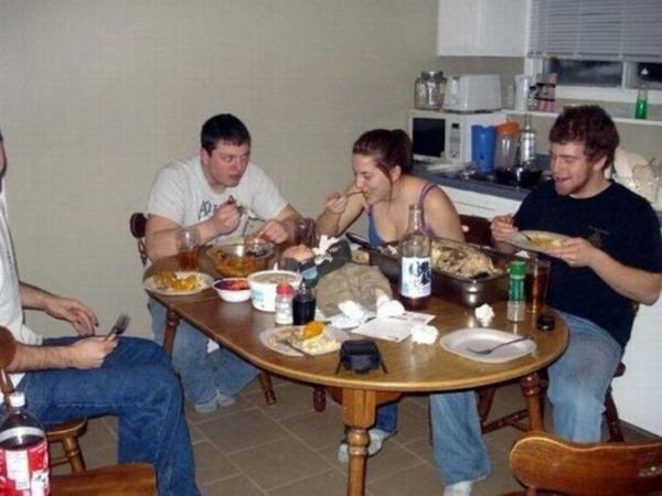 So sánh cách con người và động vật chăm con: Sao lại hài hước và trớ trêu thế này! So sánh cách con người và động vật chăm con: Sao lại hài hước và trớ trêu thế này!