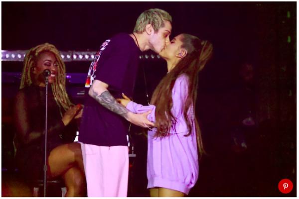 Nhịn hết nổi, Ariana Grande lần đầu 'chửi xéo' Pete Davidson thích đu bám sự nổi tiếng của cô Nhịn hết nổi, Ariana Grande lần đầu 'chửi xéo' Pete Davidson thích đu bám sự nổi tiếng của cô