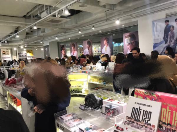 Các đại tỷ Trung chi số tiền khổng lồ ủng hộ EXO comeback, mỗi lần mua đến 100 nghìn album Các đại tỷ Trung chi số tiền khổng lồ ủng hộ EXO comeback, mỗi lần mua đến 100 nghìn album